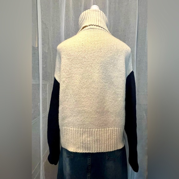 Twik colour block turtleneck sweater, shades of blue and ivory, Medium - Picture 3 of 5